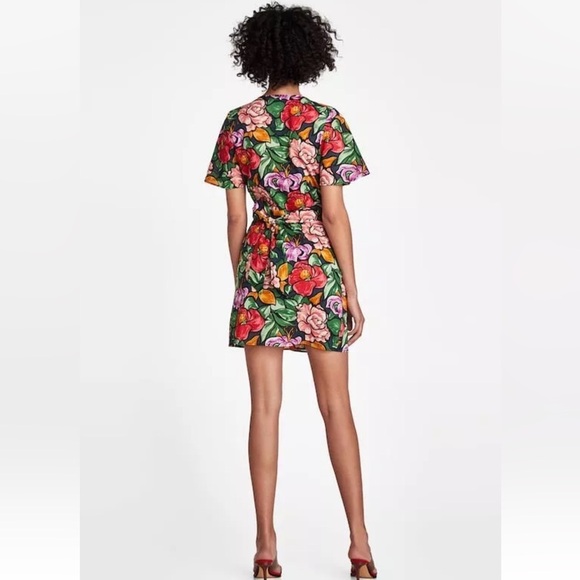 Zara Blogger Favorite Floral Wrap Mini Dress (D2) - Picture 2 of 13
